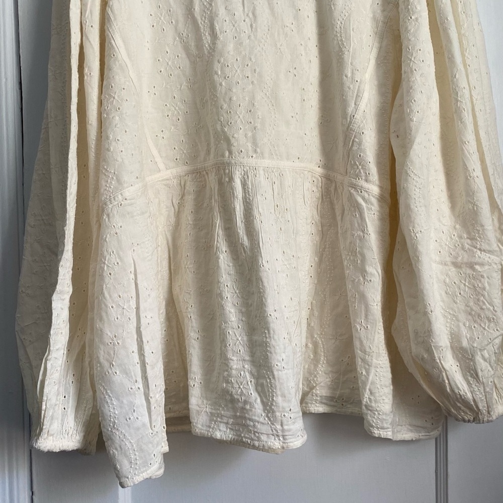 NWT - Old Navy Oversized Blouse with Embroidery Details- Size: 3X - Picture 6 of 16